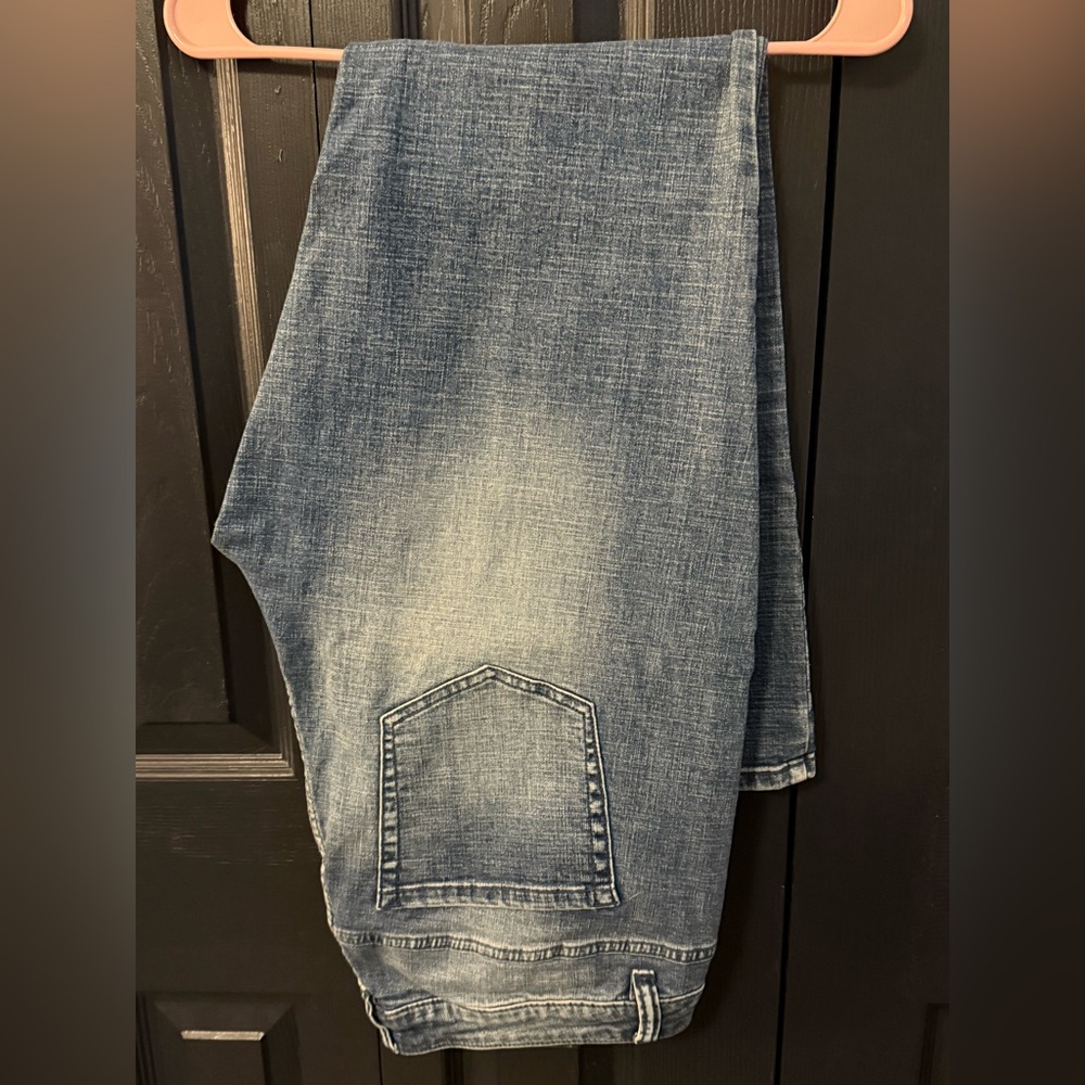 Venezia Light Blue Relaxed Jeans